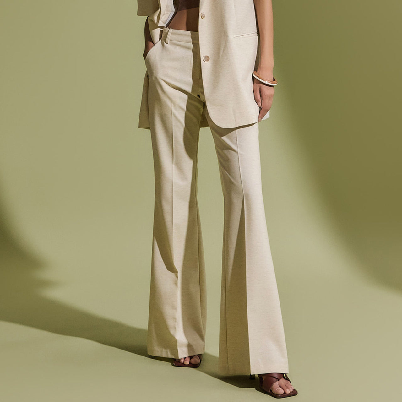 P3155 Flared Slacks