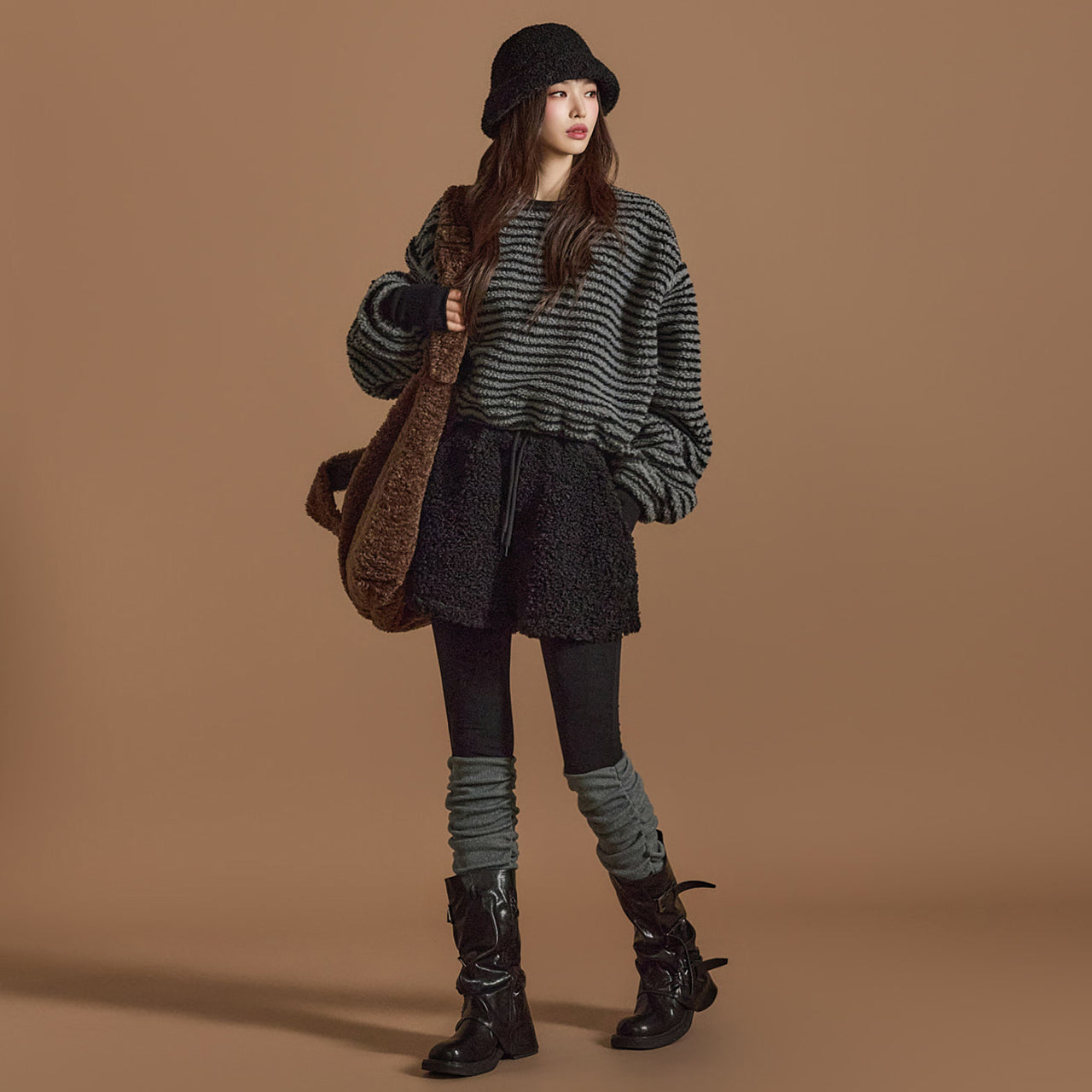 P3345 Bouclé Short Pants