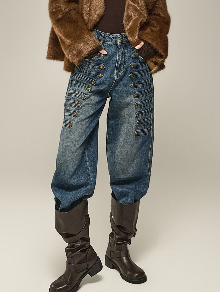 PJ679 Studded Curved Jeans