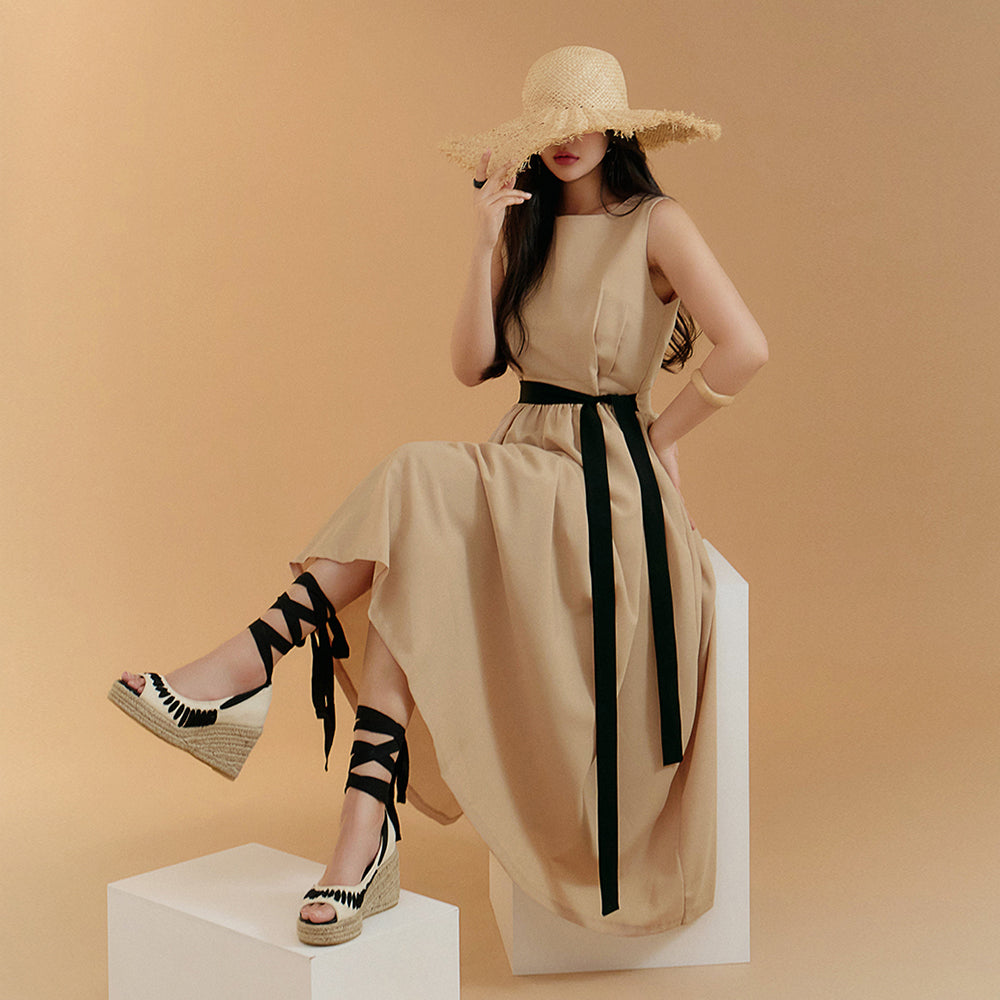 D4689 Sleeveless Strap Flare Midi Dress