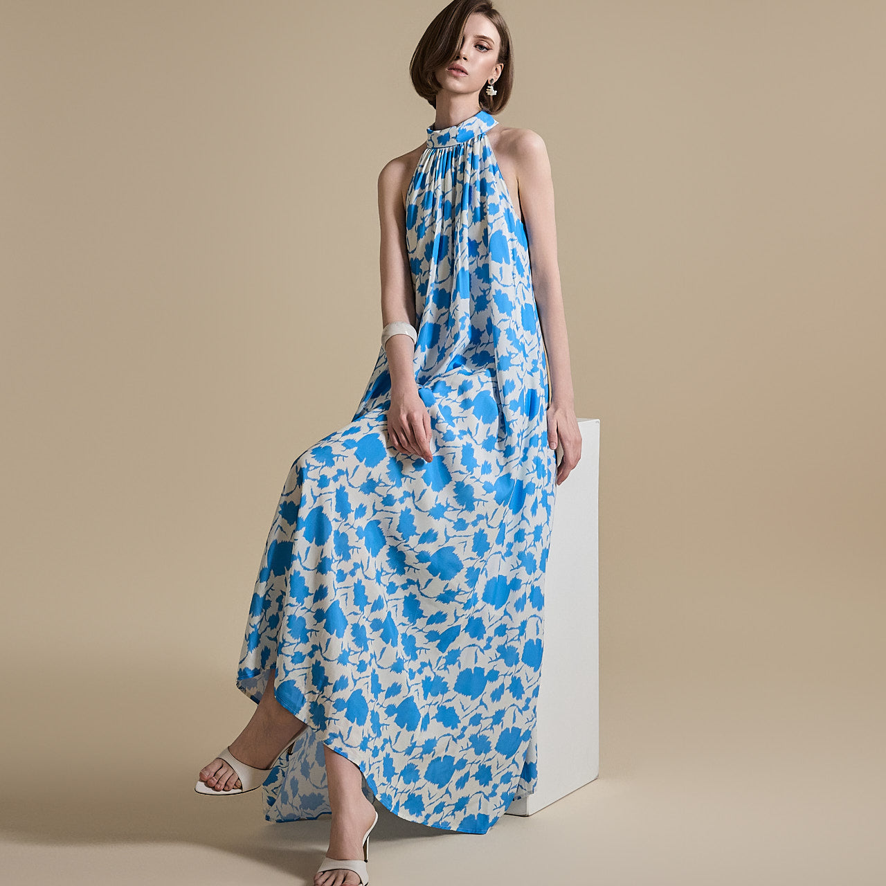 D5020 Halter Neck Dress