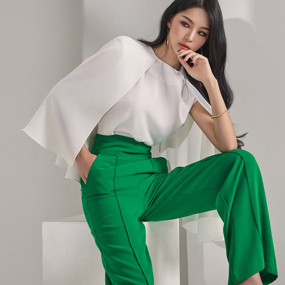 B2723 Sleeveless Cape Design Blouse