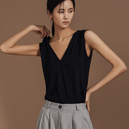 E3352 V-Neck Sleeveless Top