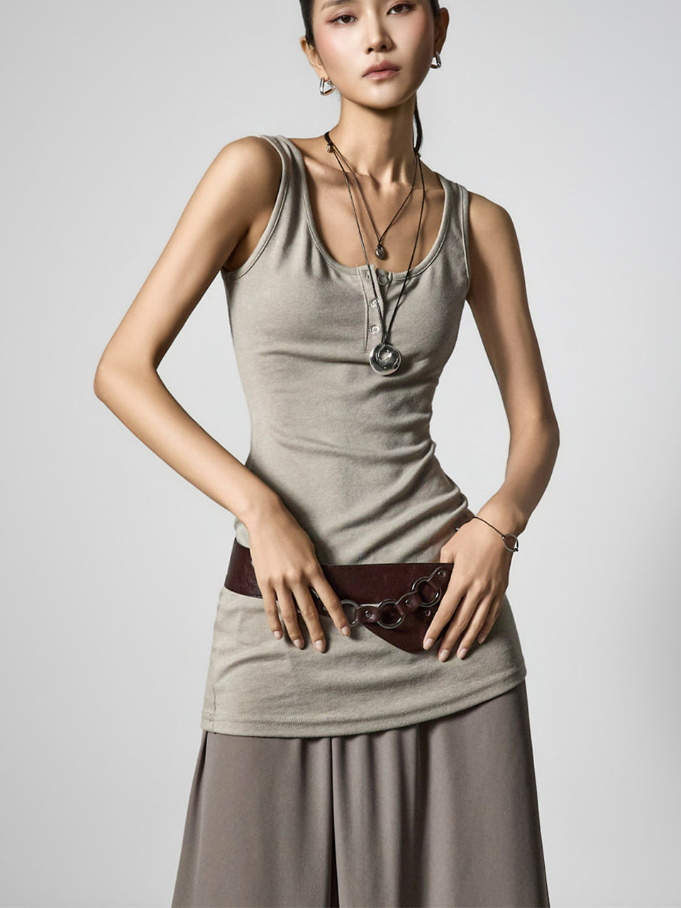 E4240 Soft Long Sleeveless Top