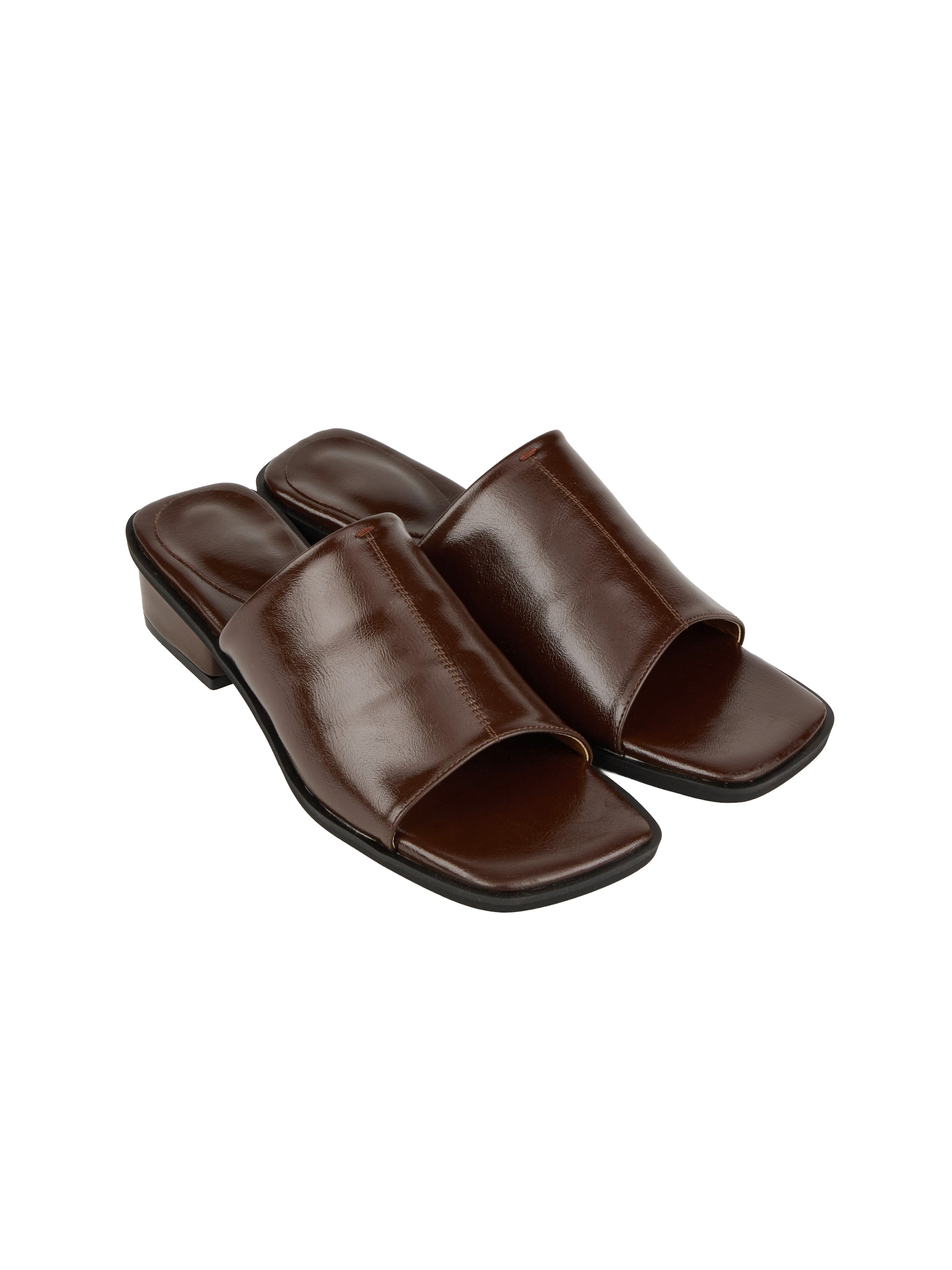 AR-3480 Square Middle Hill Mule