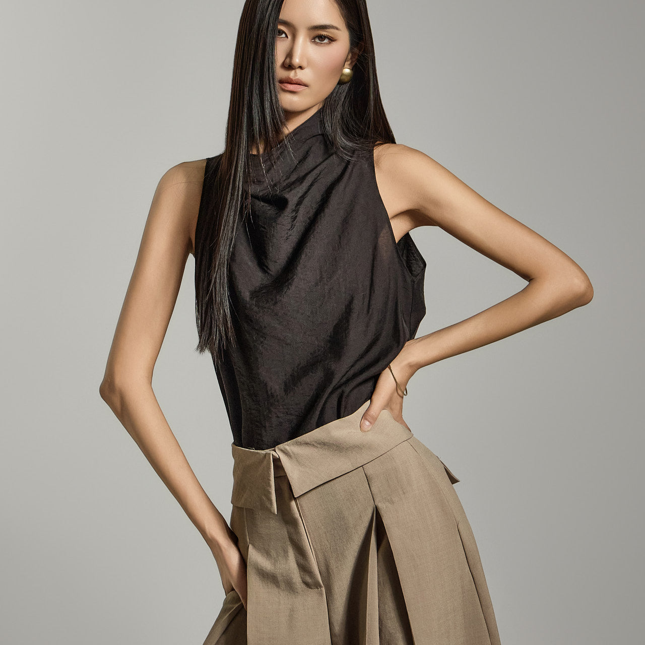 B3066 Sleeveless Blouse with Strap