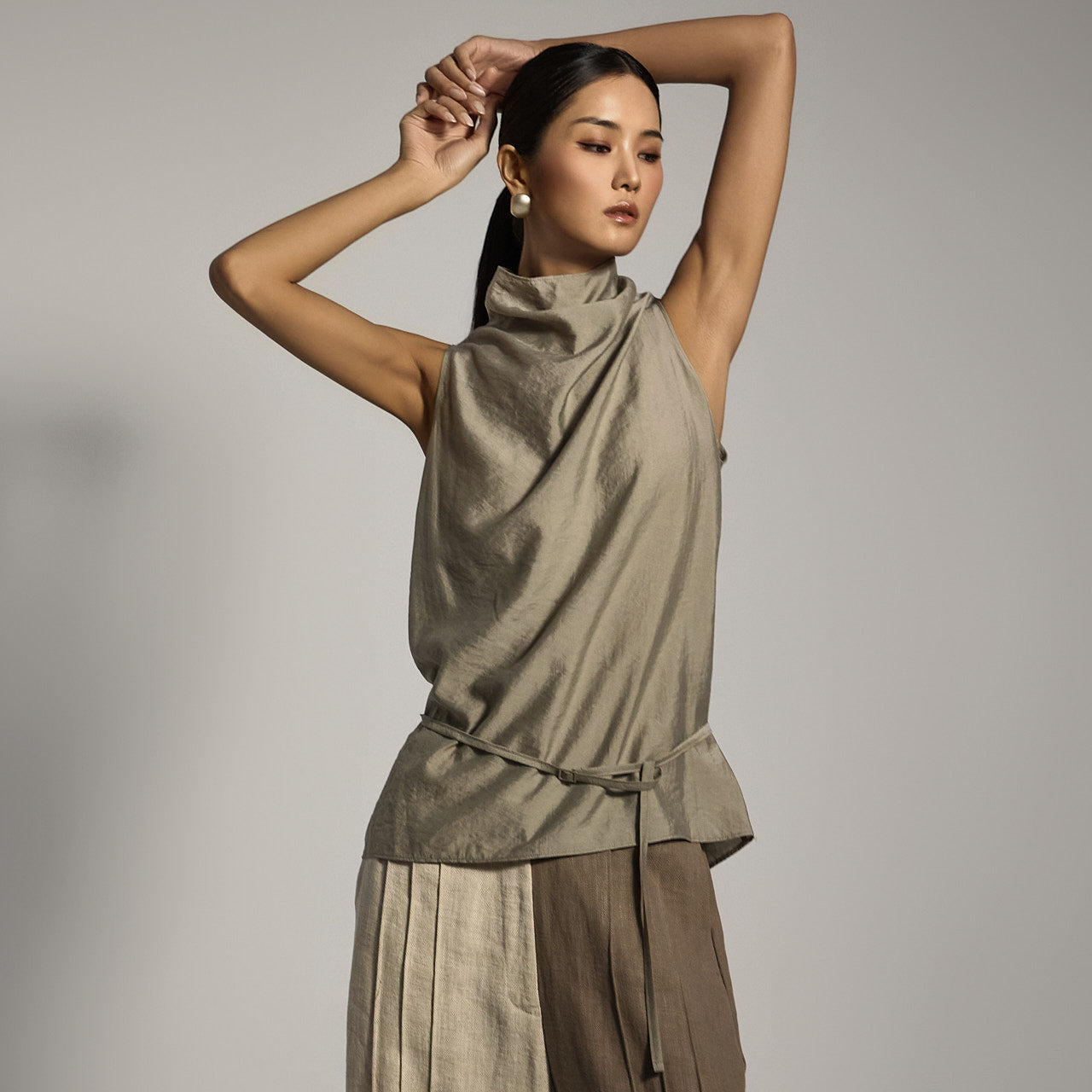 B3066 Sleeveless Blouse with Strap