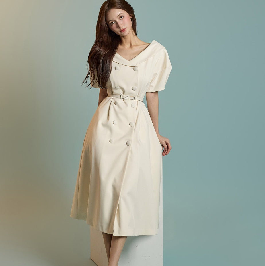 D5226 Short-Sleeved Dress with Belt
