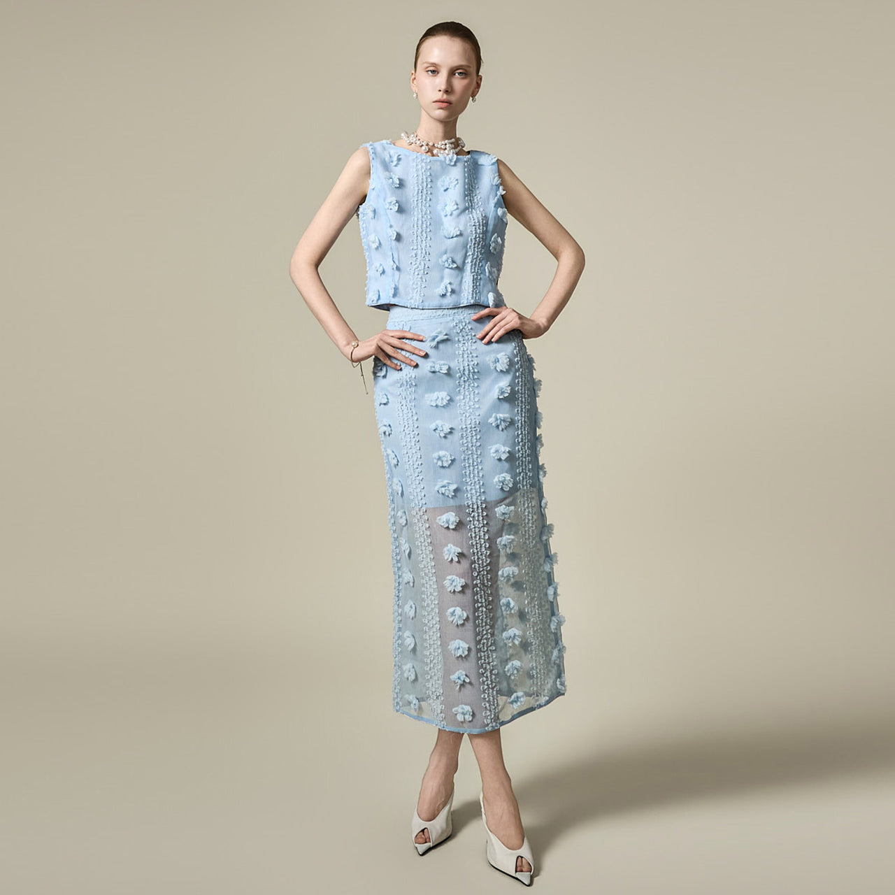 D5607 Embossed Flower Two-Piece Set