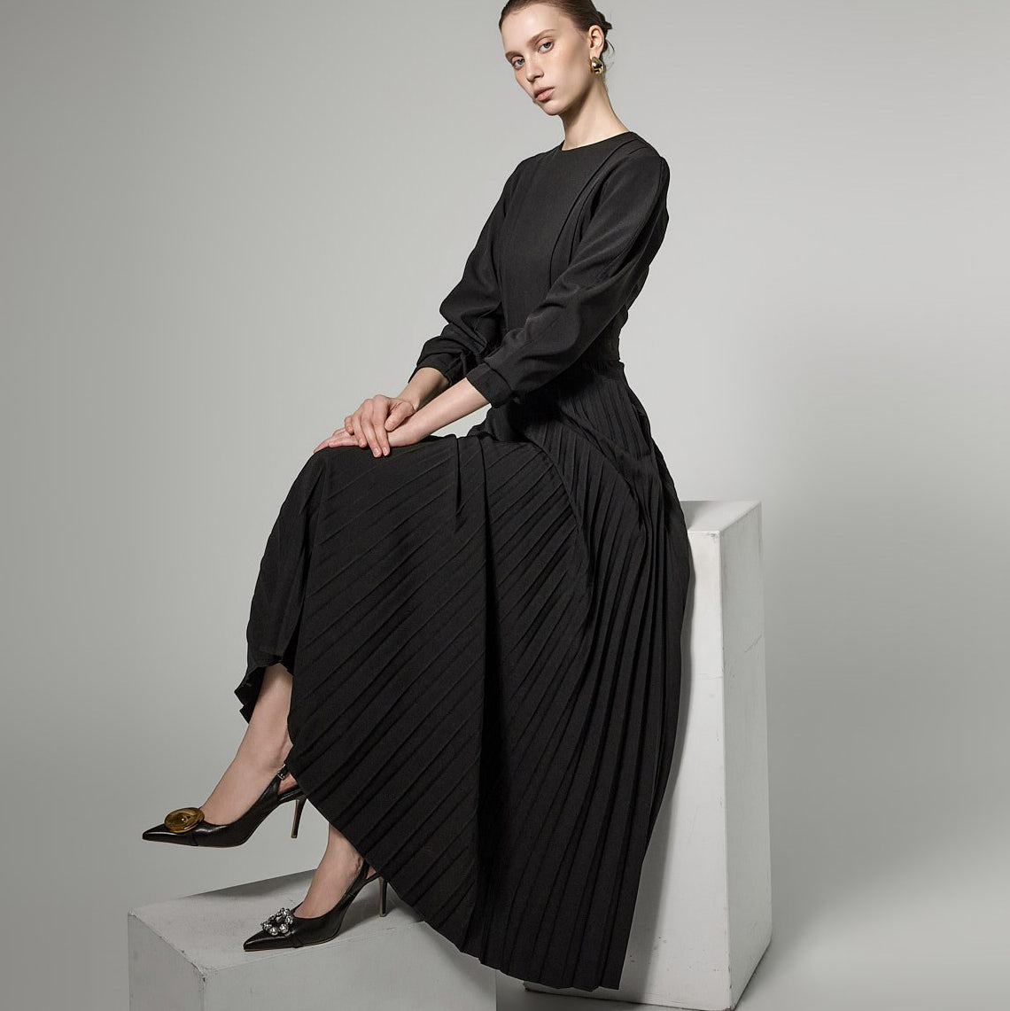 D9583 Pleated Puff Dress