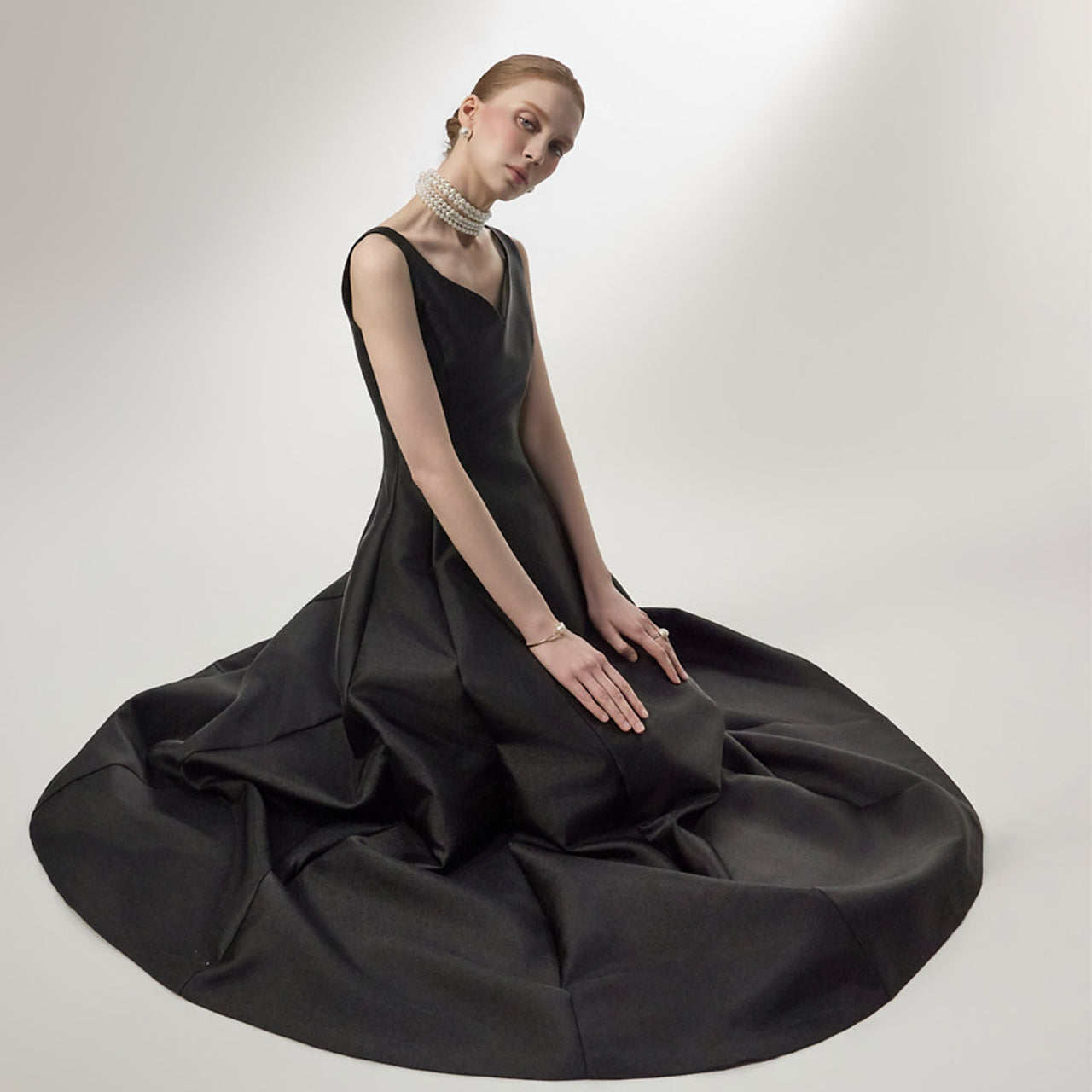 D9598 V-Neck Slim Flare Dress