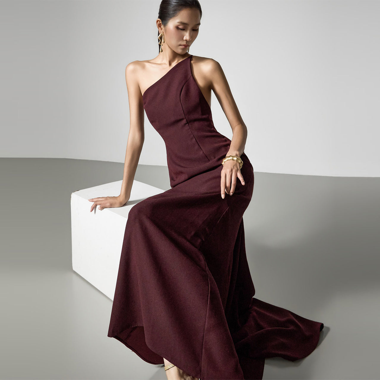 D9618 One-Shoulder Slim Dress
