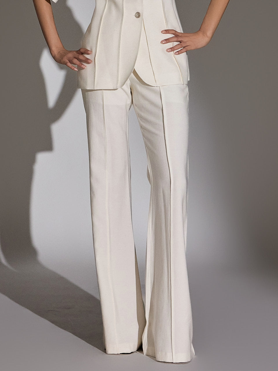 P9149 Flared Slacks