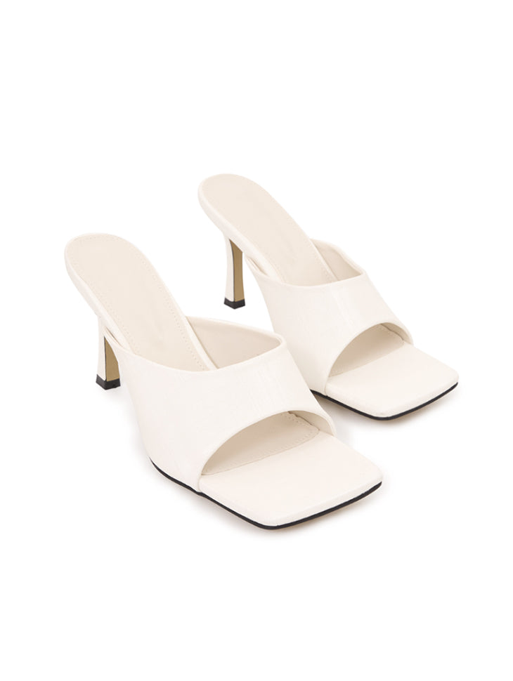 AR-3257 Square Heeled Mule