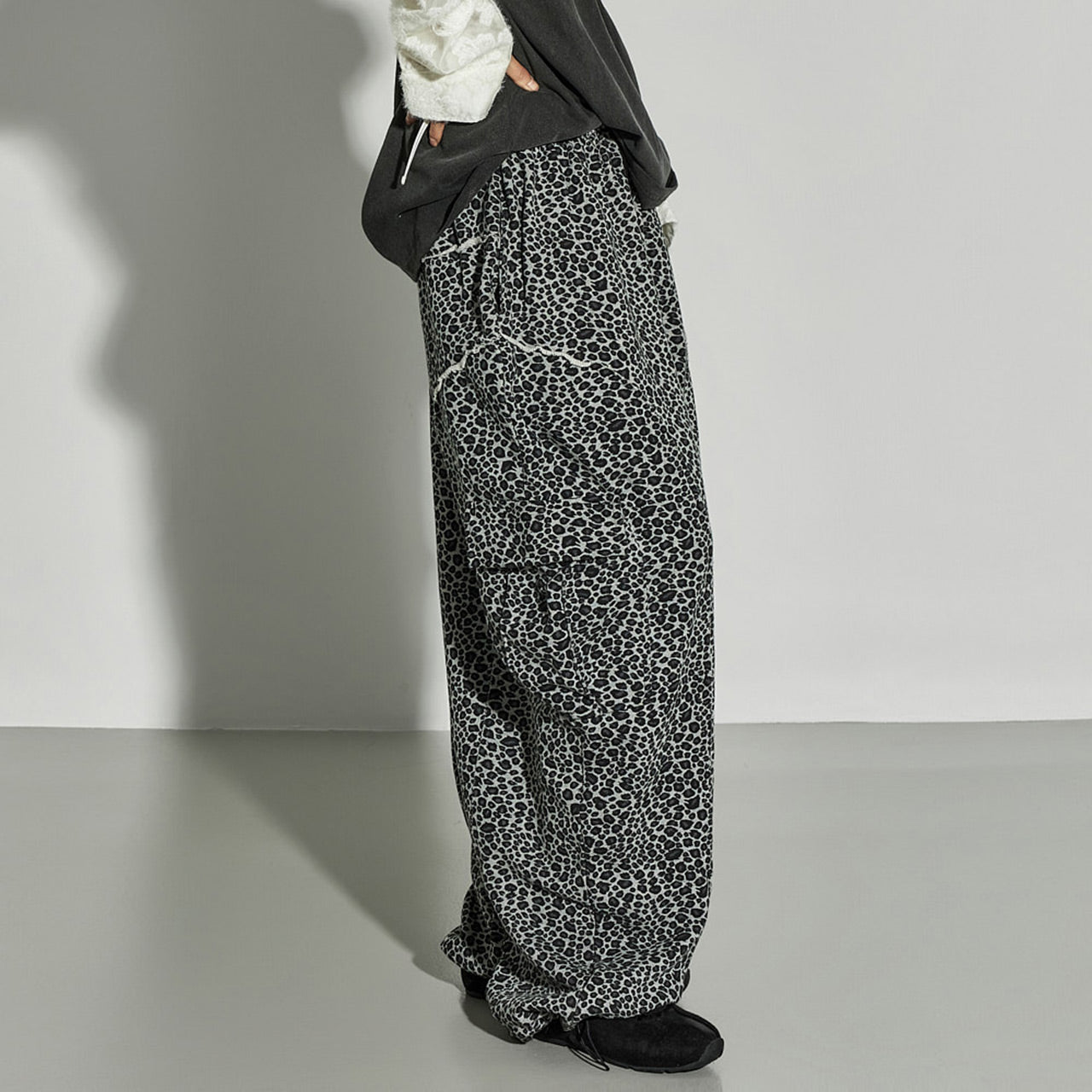 P3671 Leopard Pants