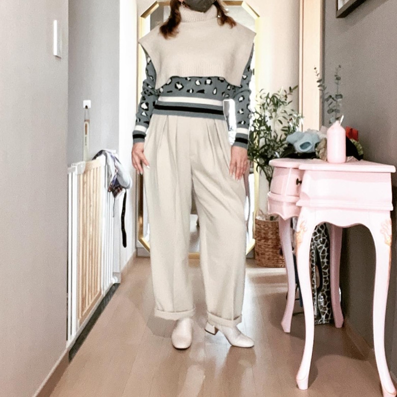 [韩国评价]衣服有点厚所以很喜欢，所以我觉得可以各种各样的方式来穿^^