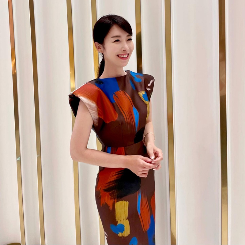 [韩国评论]曲线真的是优雅的礼服