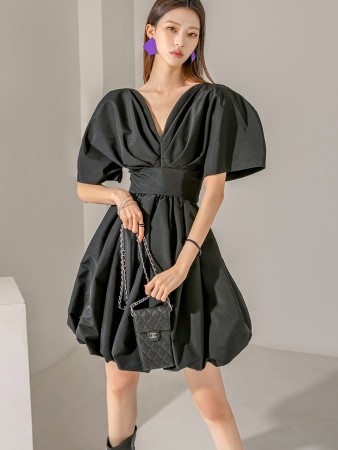 D9369 细褶曲线微型连衣裙 Korea