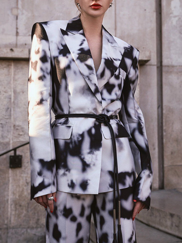 DINT CELEB<br><br> 2023 Paris Fashion Week<br><br> MBDJ023, MBDP009<BR> MBDTP012