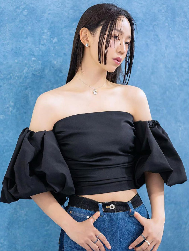 DINT CELEB<br><br> Magazine 'First Look'<br> Shin Hyeseon<br><br> B9121