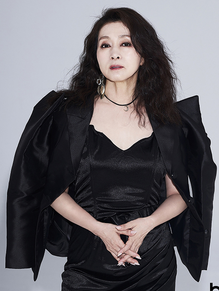 DINT CELEB<br><br> Moon Hee-kyung<br><br> KSH22O2TP001