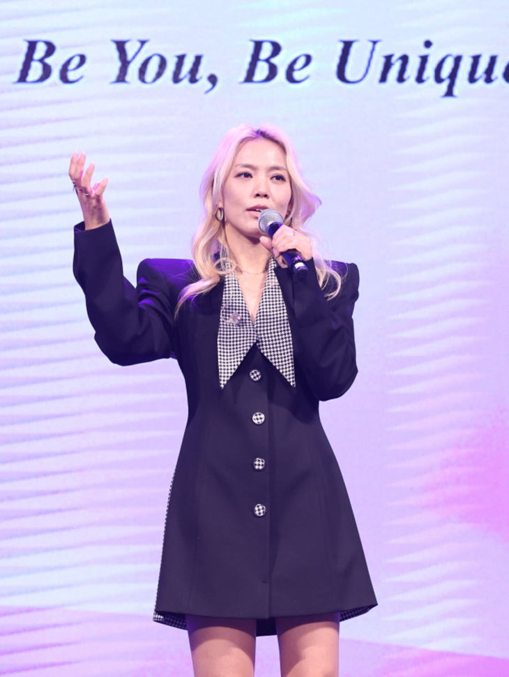 DINT CELEB<br><br> SO HYANG<br><br> KSH32O2JK024