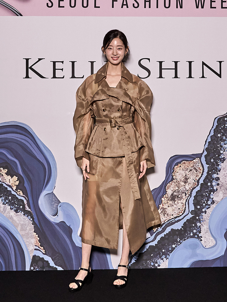 DINT CELEB<br><br> Moon Joo-yeon<br><br> KSH42O2JK026