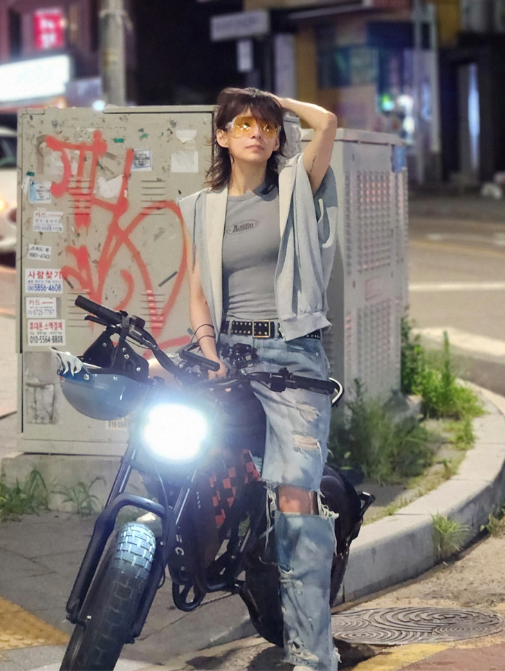 DINT CELEB<br><br>JEONG HYEIN<br><br>E3861 和 PJ587