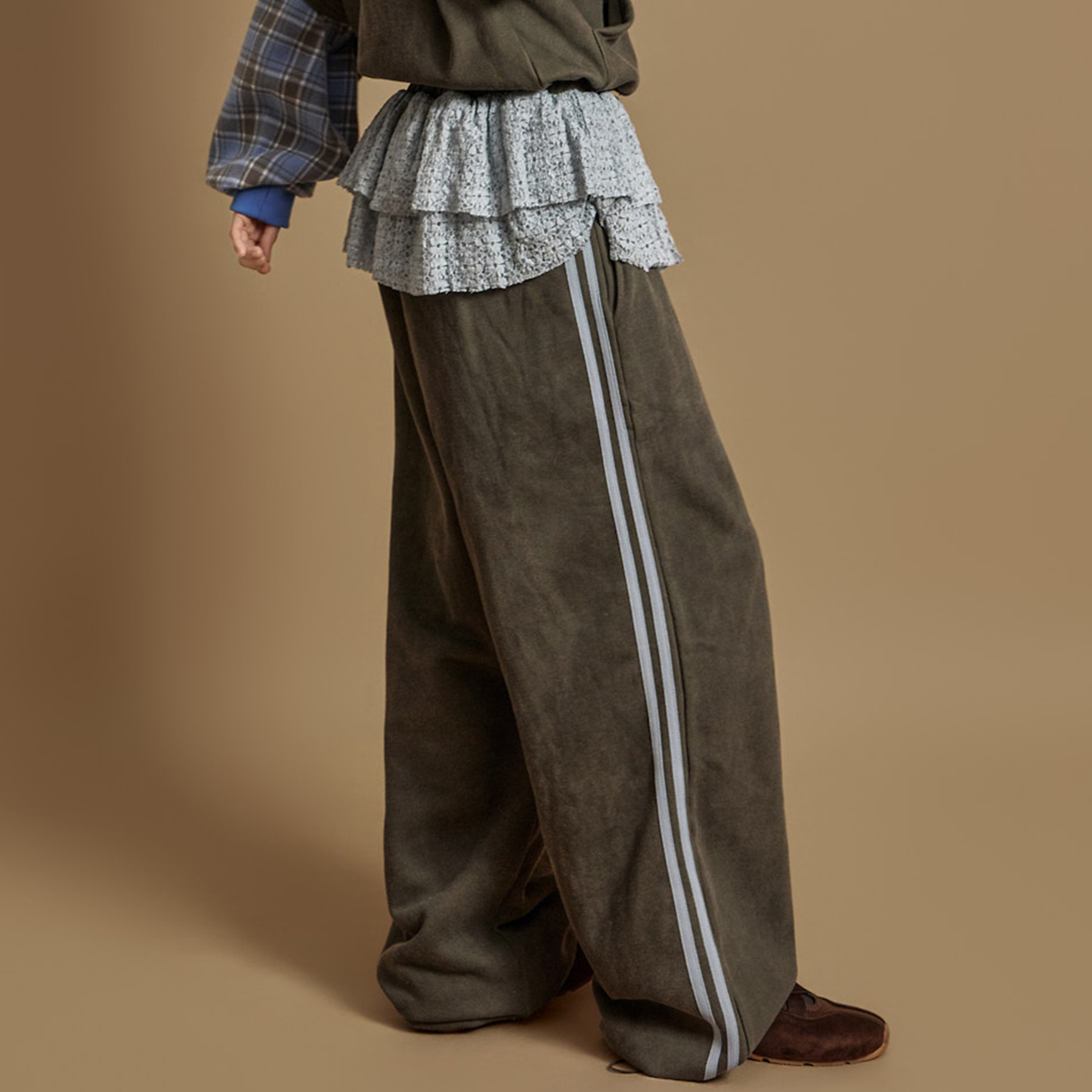 P3676 荷叶边层叠式裤子