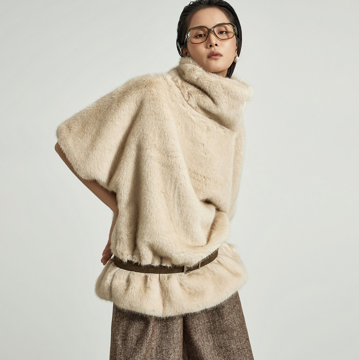 E9036 高领皮草上衣