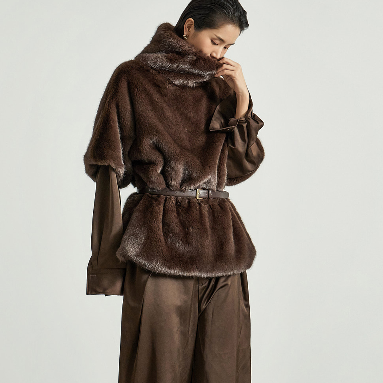 E9036 高领皮草上衣