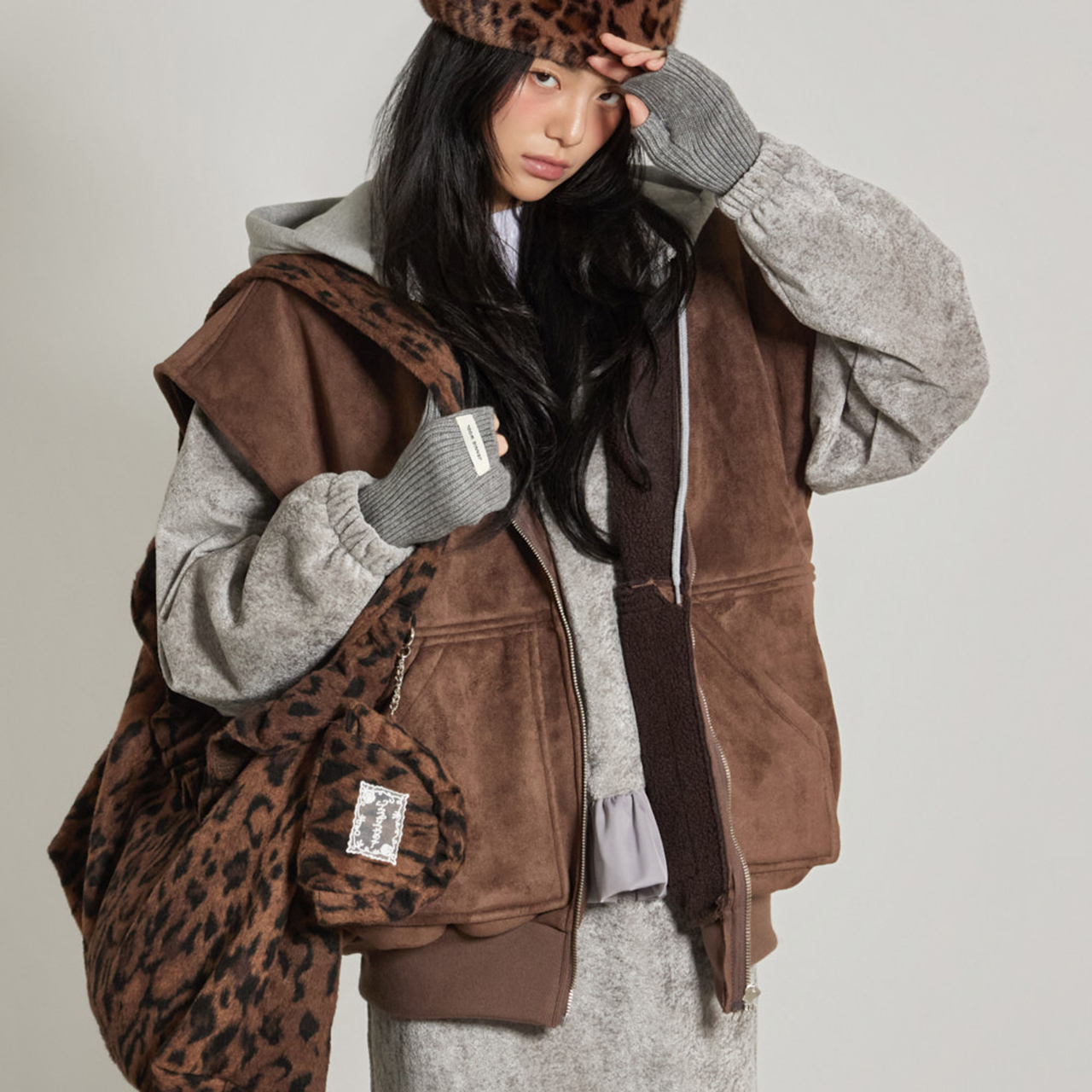 J2972 绒面革帶帽马甲