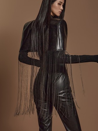 E9029 链条皮革上衣 Korea