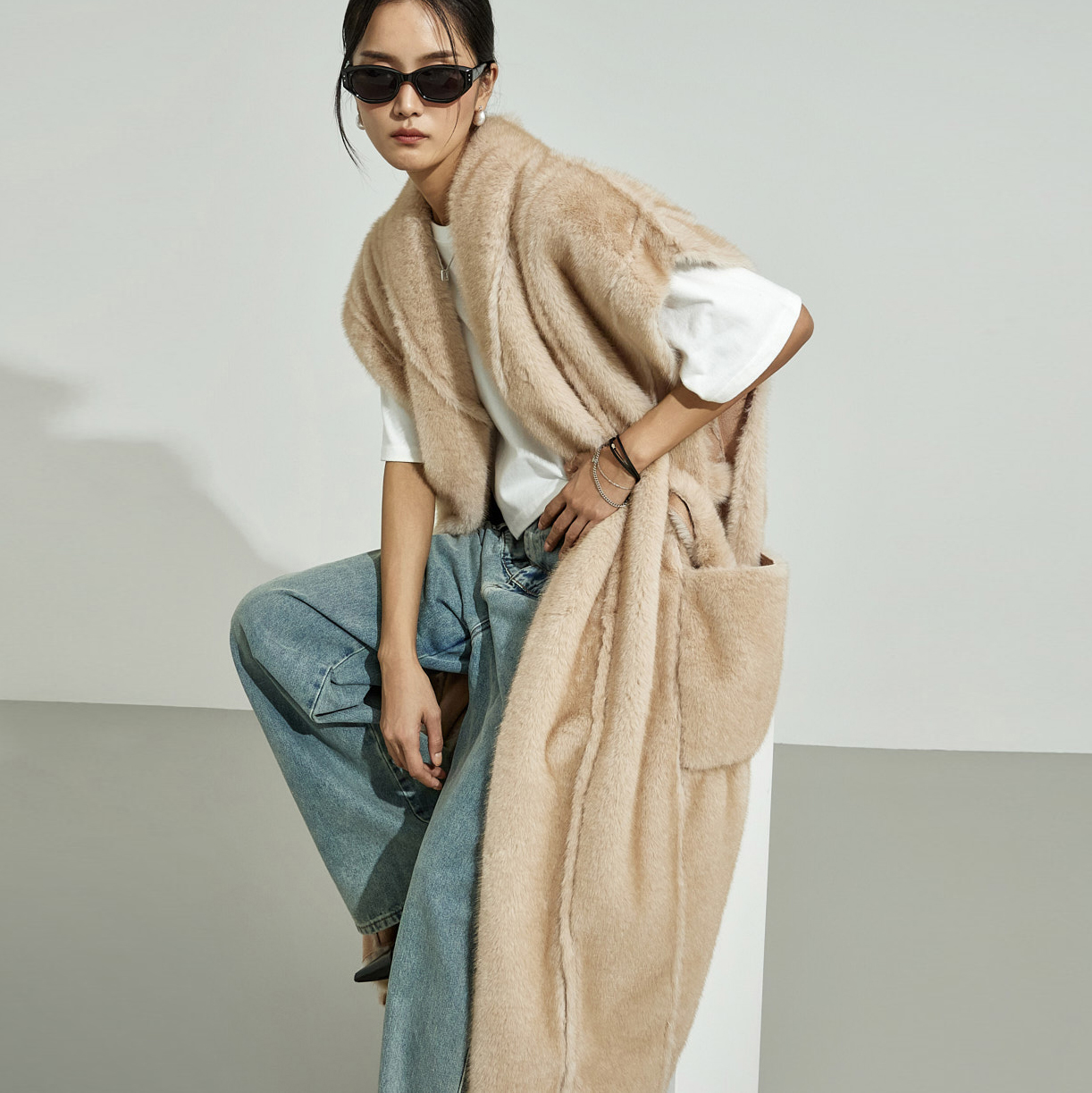 J9348 人造皮草绑带马甲