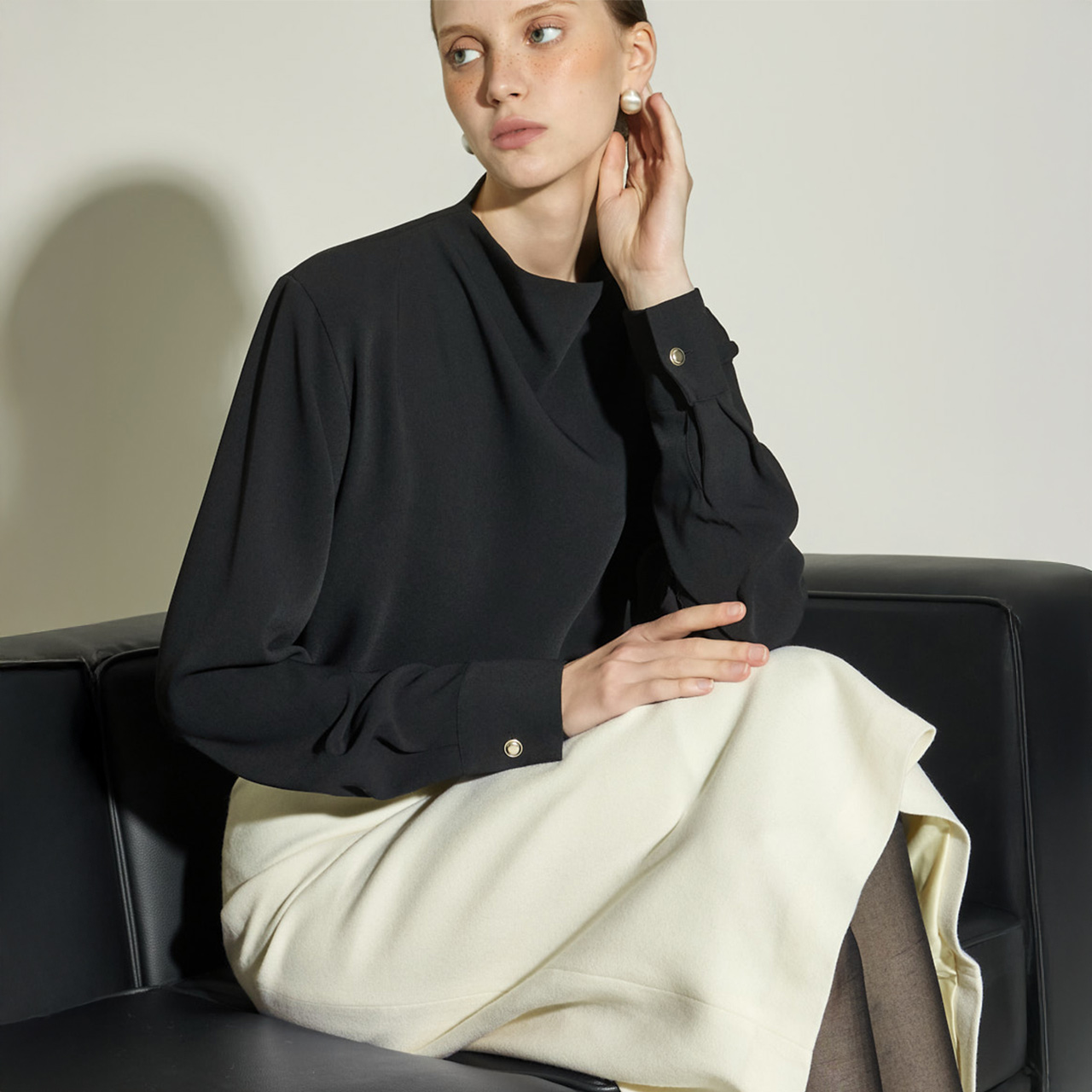 B3149 高领雪紡衫