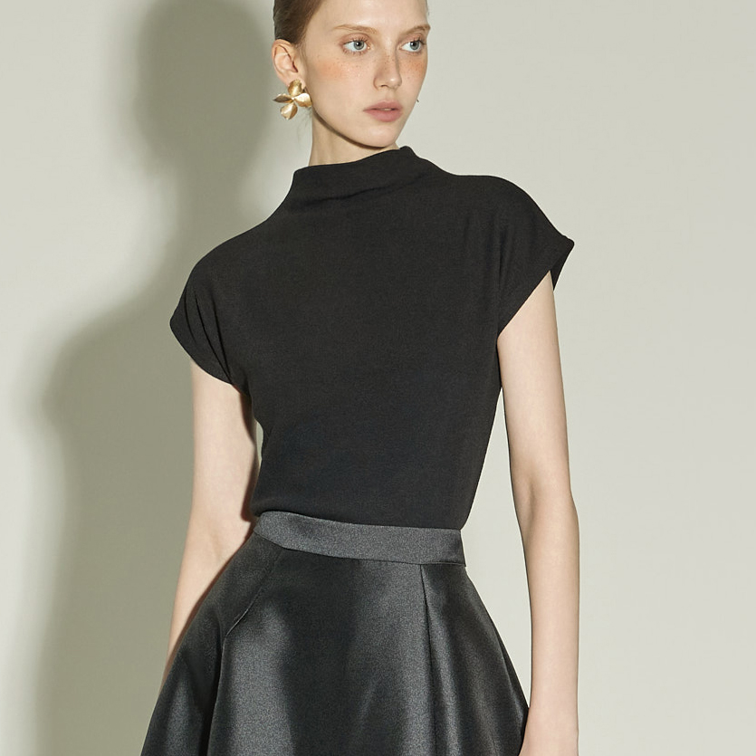 E4050 半高領上衣