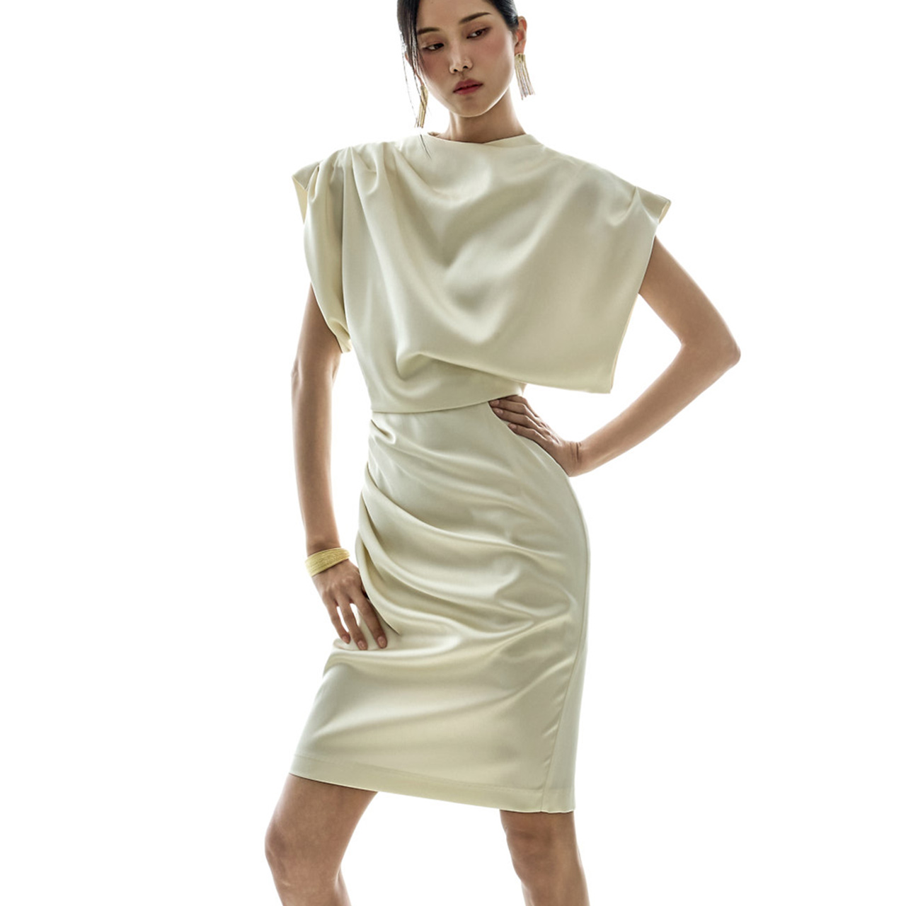 D9570 悬垂领褶皱迷你連衣裙