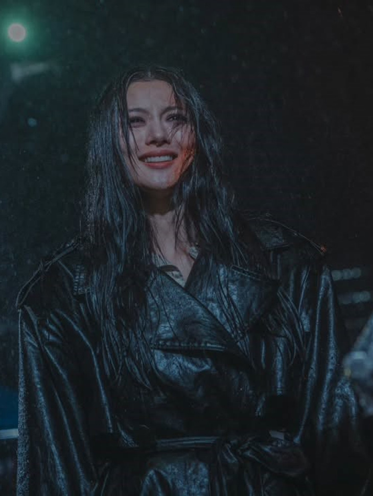 DINT CELEB<br><br>KIM YUJEONG<br><br>J9066