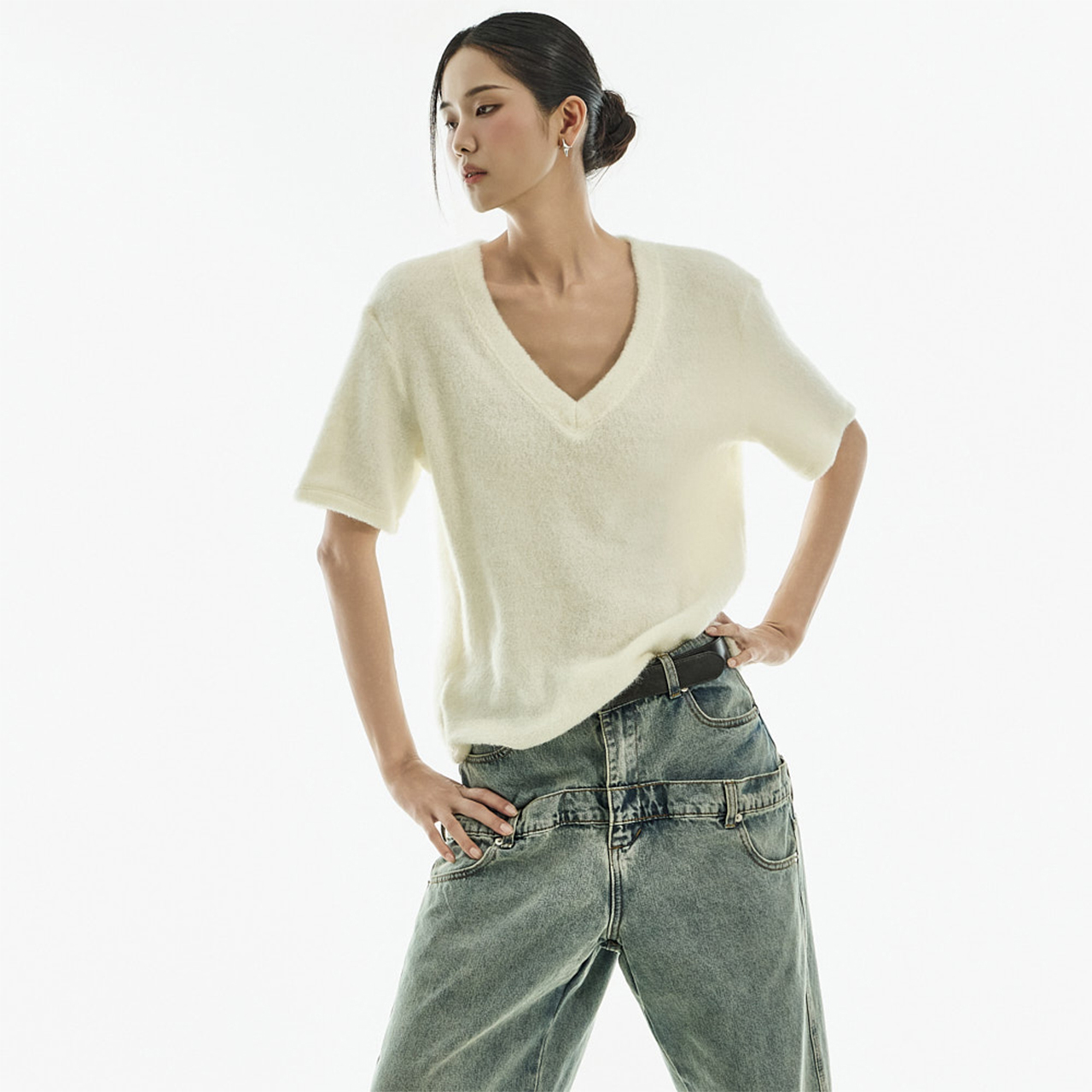 E4083 圓圈 V領 上衣