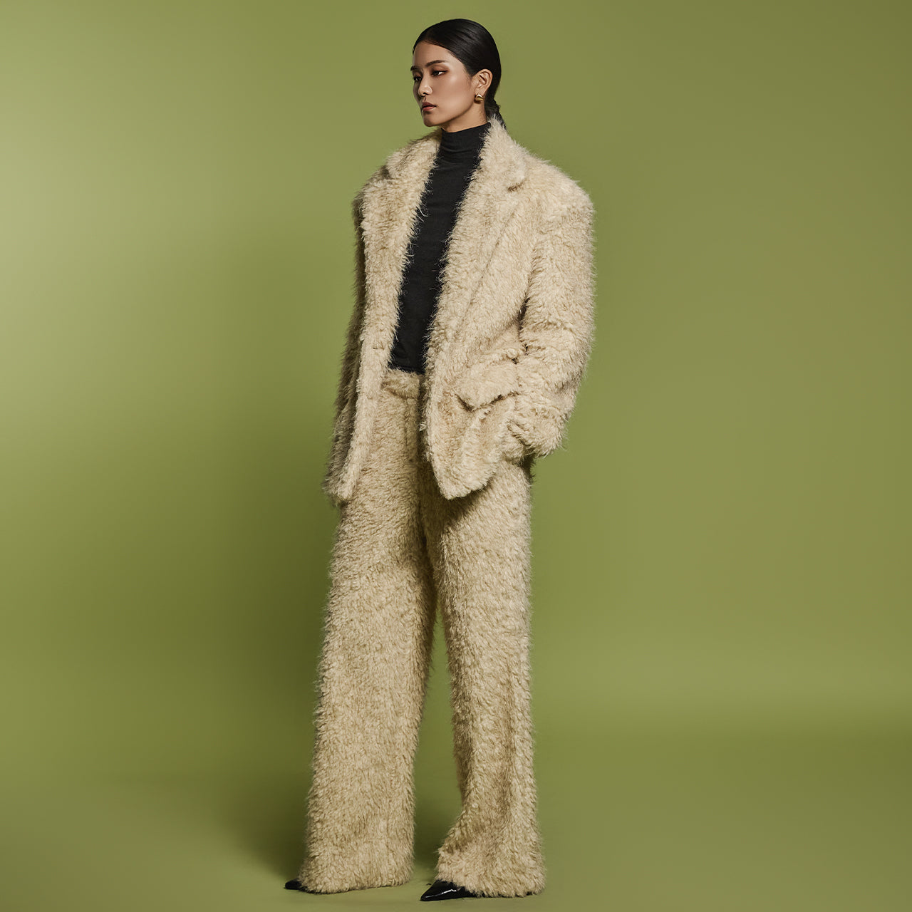 P3324 Fake fur Pants