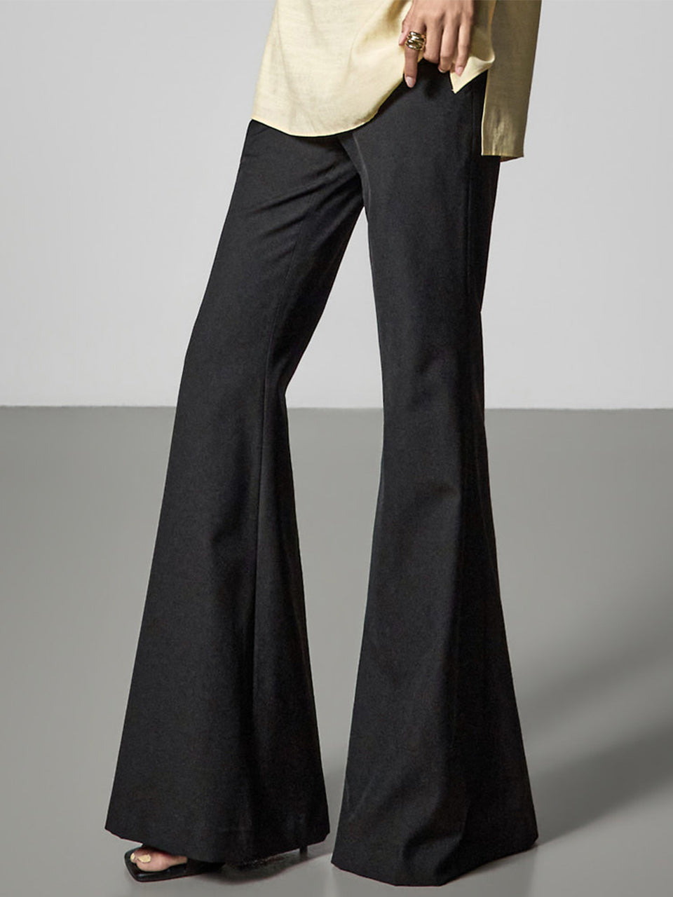 P9197 Semi Bootcut Slacks