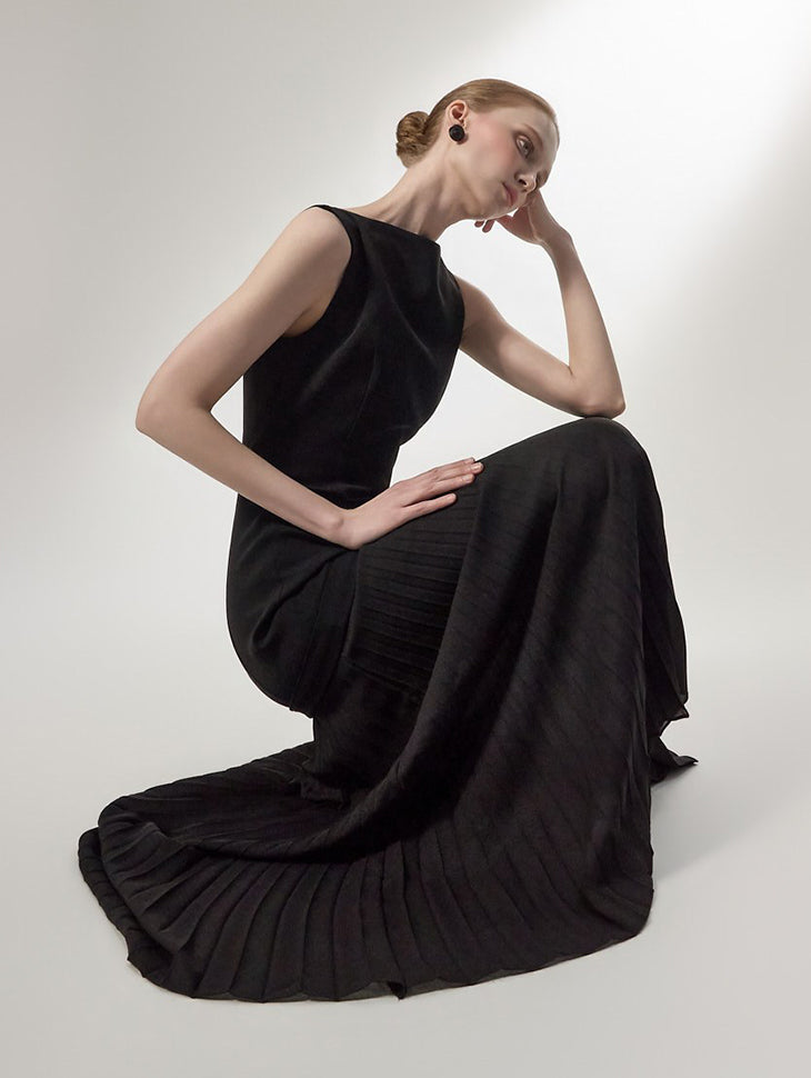 D9602 Slim Pleated Combo Dress