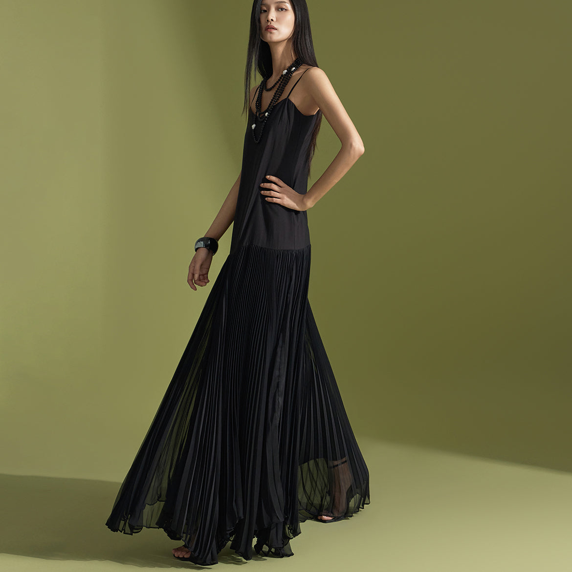 D4957 Pleated Dress