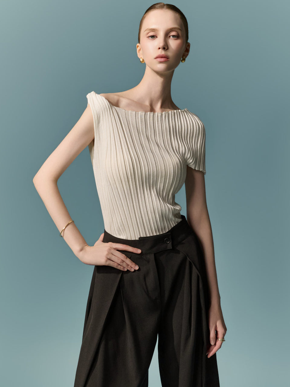 E4298 Asymmetrical Shoulder Pleated Knit