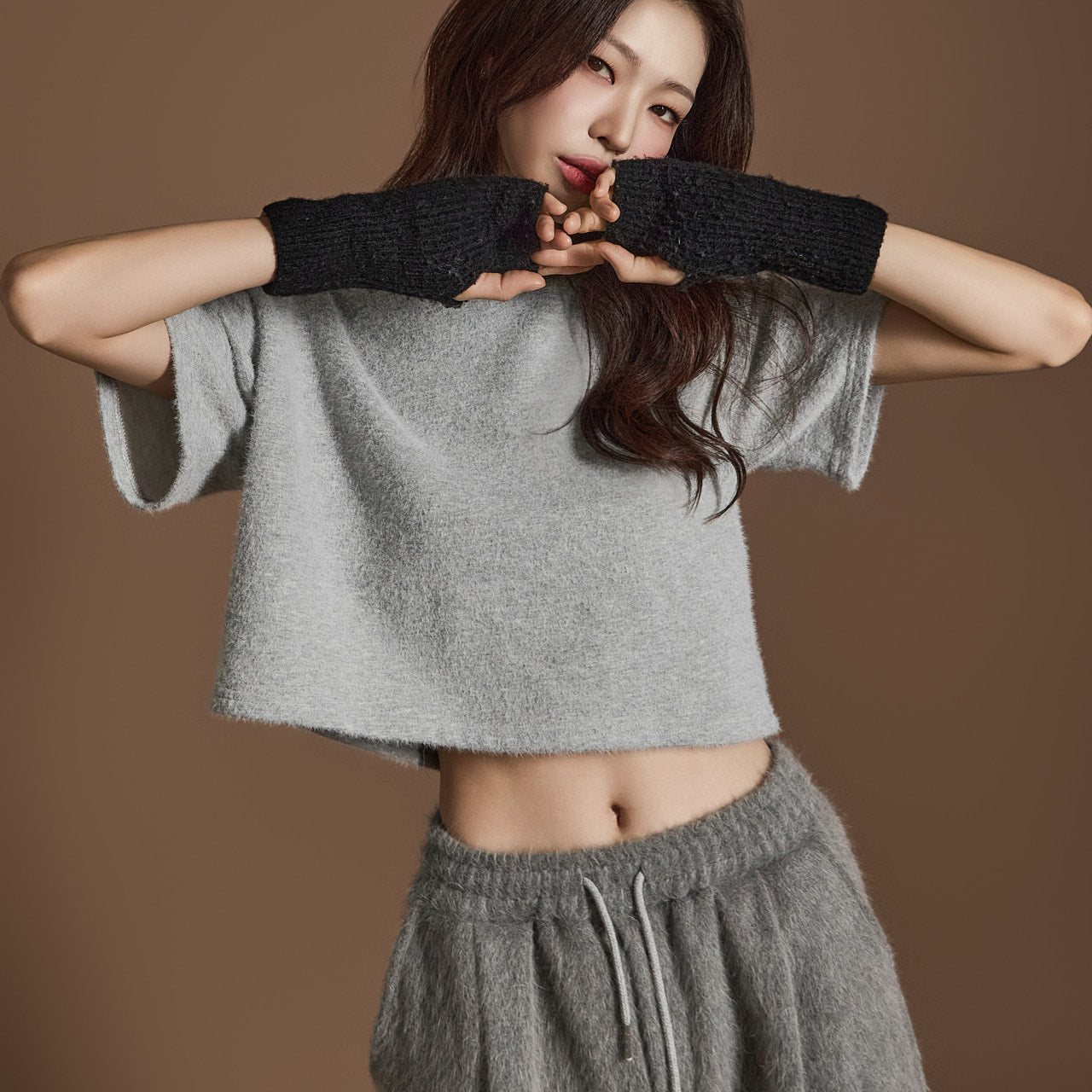 E3645 Shoulder Pad Crop Top