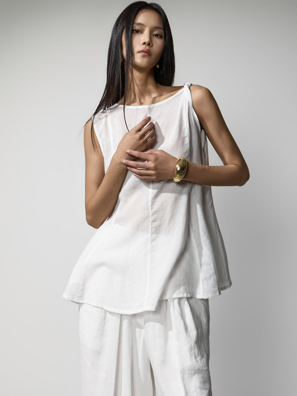 E4287 Linen Sleeveless Top