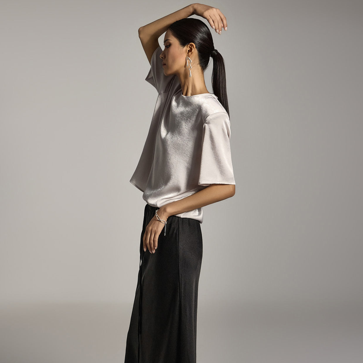 B3073 Short-Sleeved Blouse