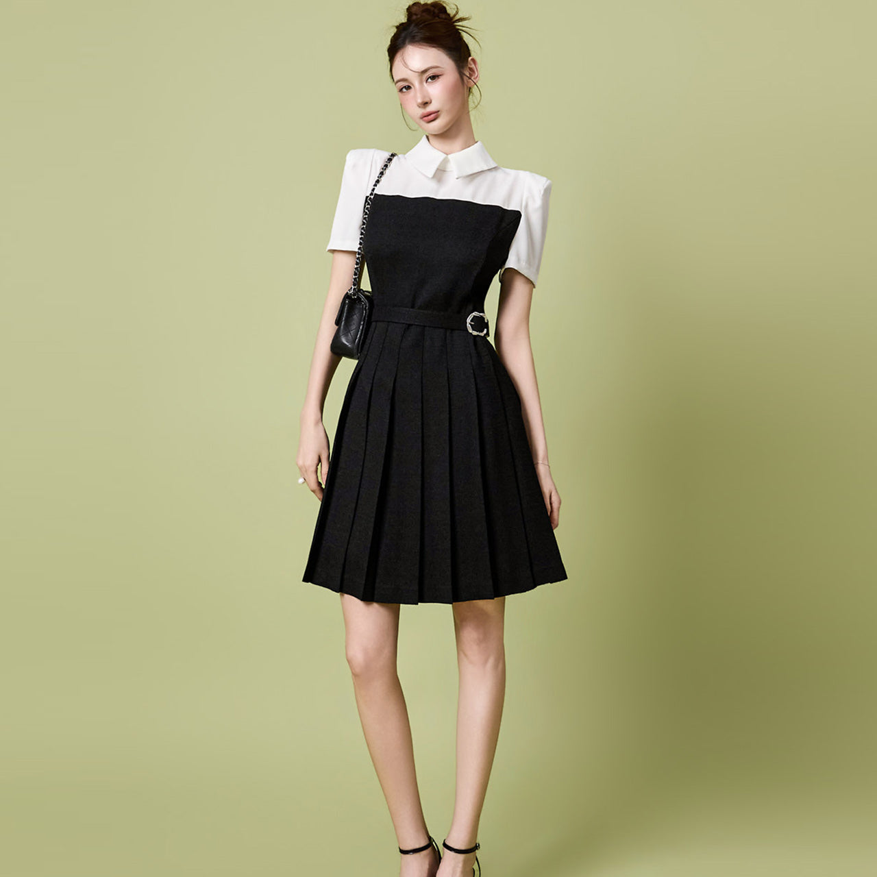 D5547 Contrast Collar Pleated Dress