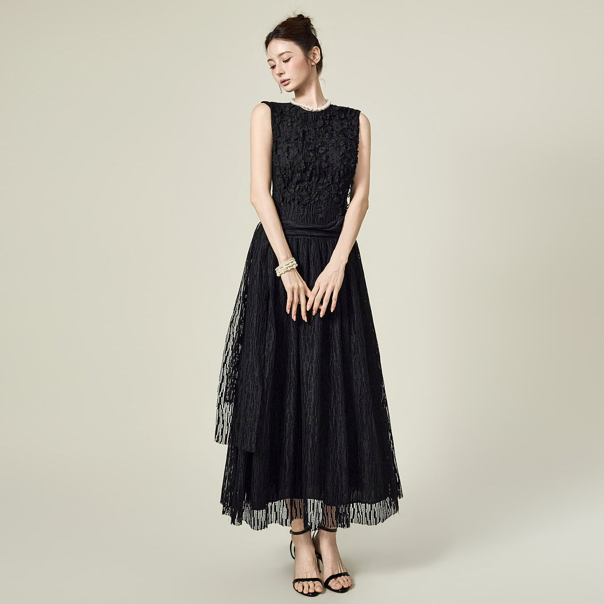 D5592 Lace Pleated Dress