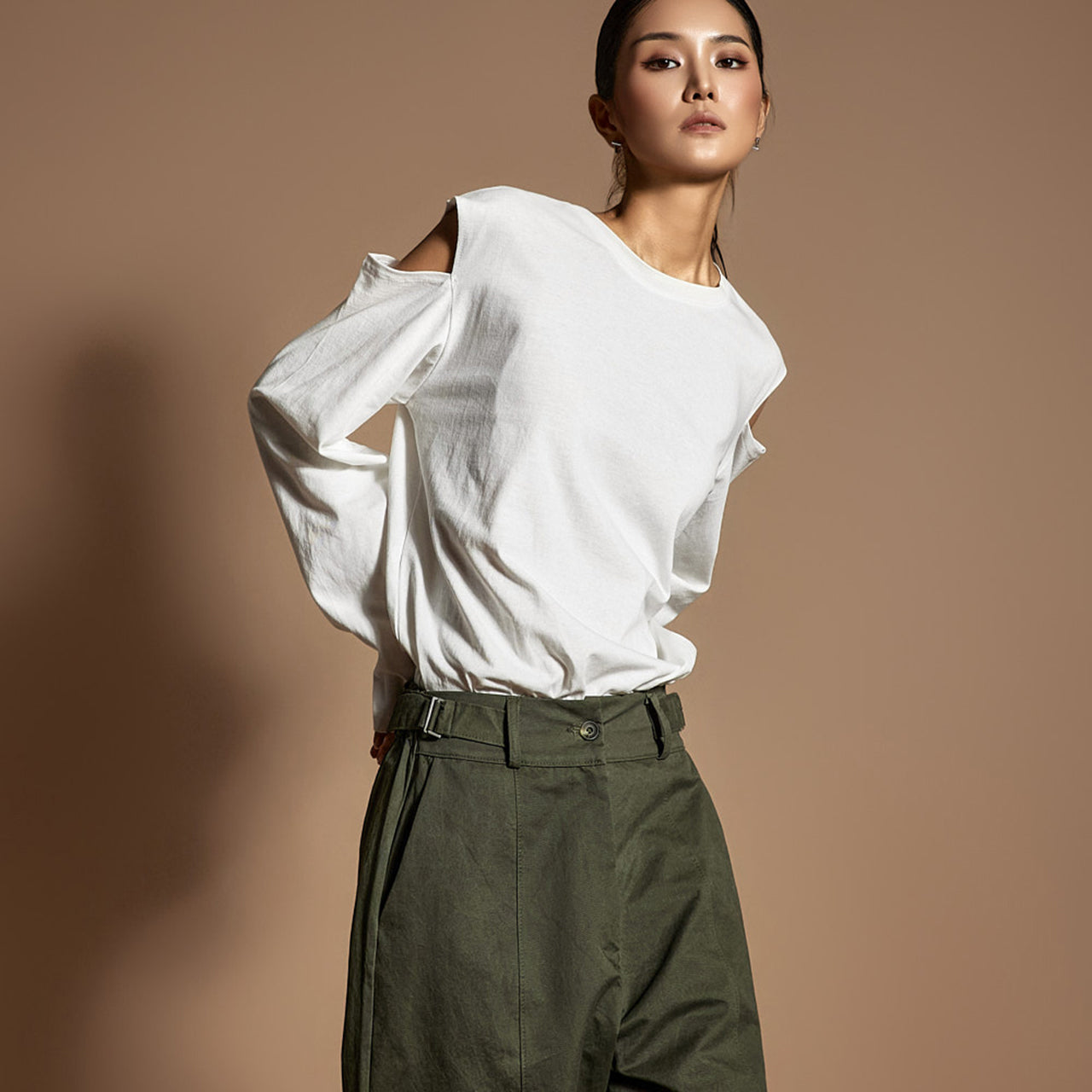 E3949 Cut-Out Top